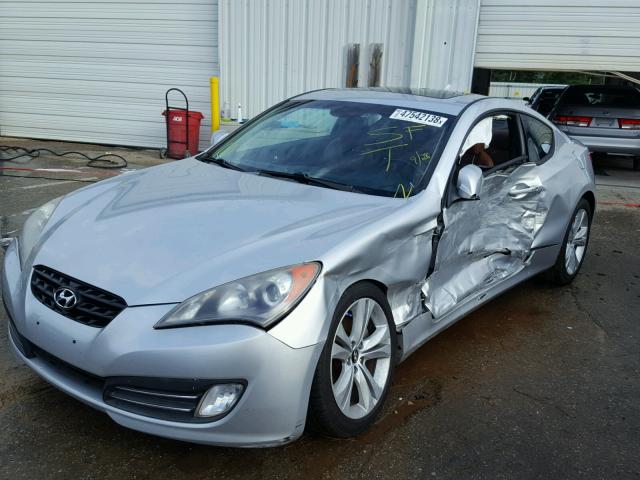 KMHHU6KHXAU011848 - 2010 HYUNDAI GENESIS CO SILVER photo 2