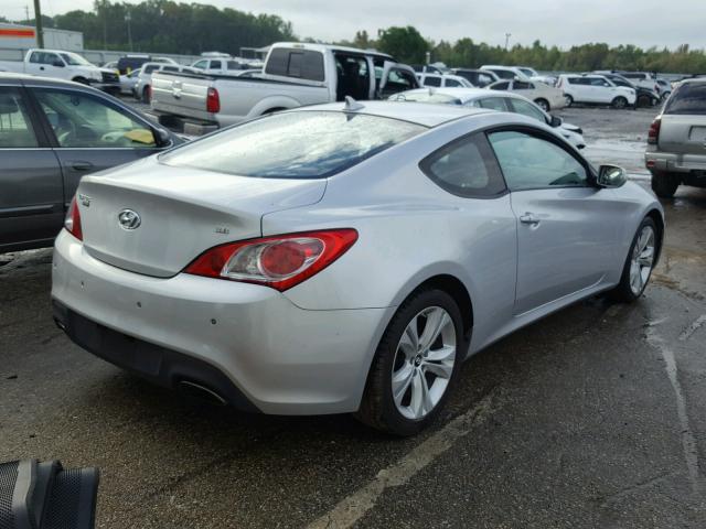 KMHHU6KHXAU011848 - 2010 HYUNDAI GENESIS CO SILVER photo 4