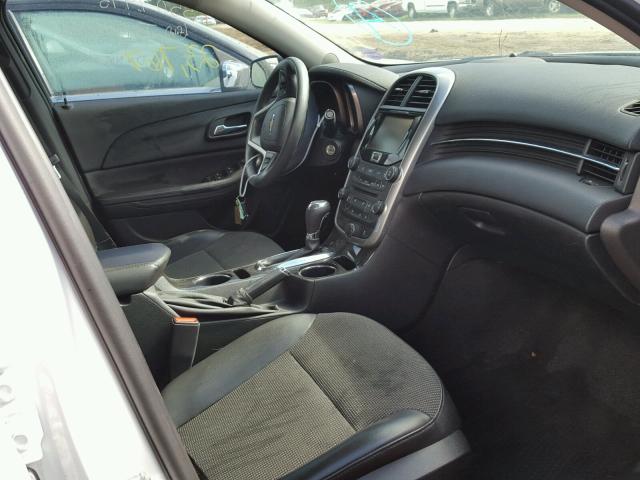 1G11C5SLXFU151809 - 2015 CHEVROLET MALIBU 1LT WHITE photo 5