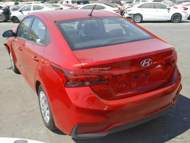 3KPC24A33JE007766 - 2018 HYUNDAI ACCENT SE RED photo 3