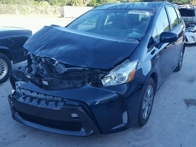 JTDZN3EU3HJ060012 - 2017 TOYOTA PRIUS V GREEN photo 2