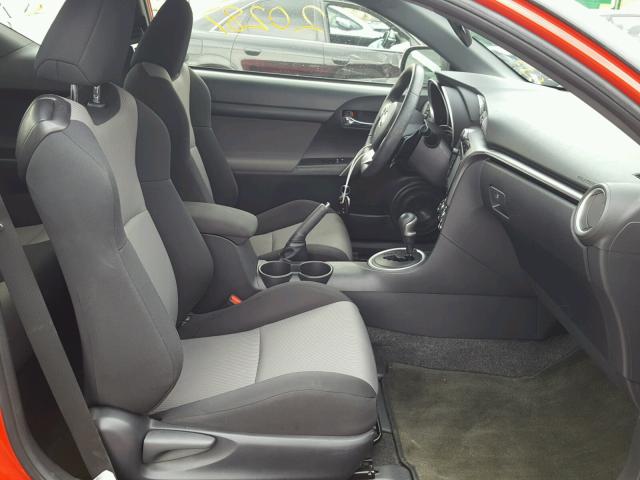 JTKJF5C75GJ021206 - 2016 TOYOTA SCION TC RED photo 5