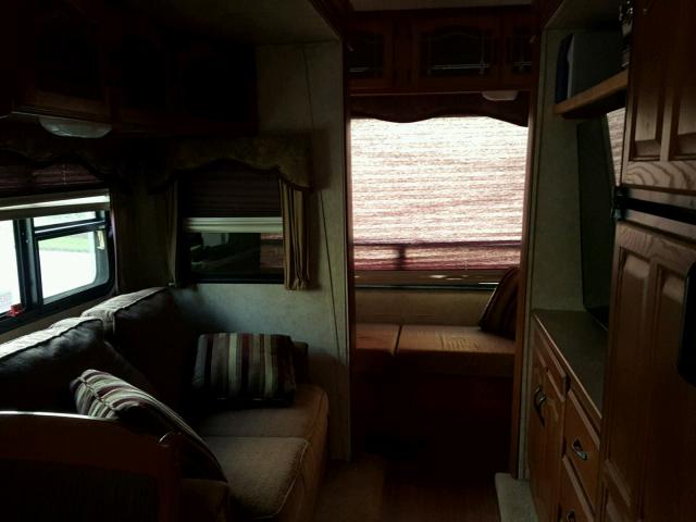 4YDF329286F708436 - 2006 KEYSTONE MONTANA BEIGE photo 5