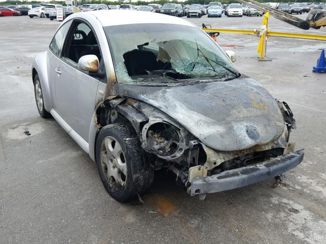 3VWCA21C0XM471147 - 1999 VOLKSWAGEN NEW BEETLE Silber Foto 1