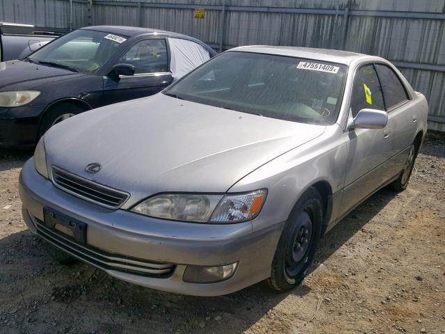 JT8BF28G5Y5094393 - 2000 LEXUS ES 300 SILVER photo 2