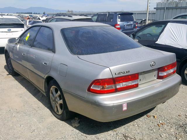 JT8BF28G5Y5094393 - 2000 LEXUS ES 300 SILVER photo 3