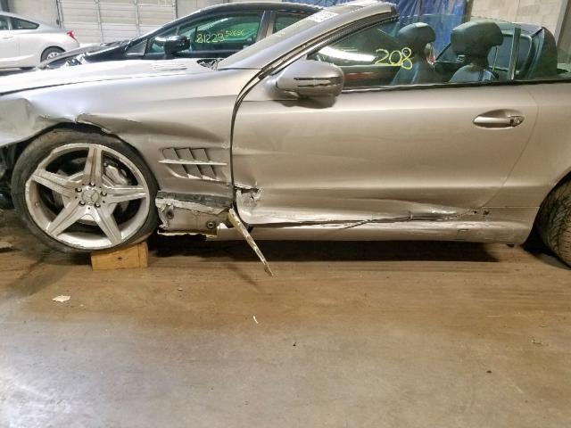 WDBSK71F69F156955 - 2009 MERCEDES-BENZ SL 550 SILVER photo 9