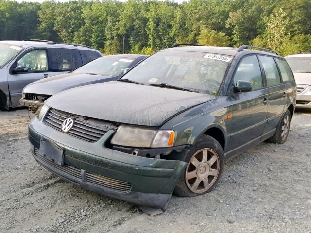 WVWNA63BXXE003830 - 1999 VOLKSWAGEN PASSAT GLS GREEN photo 2