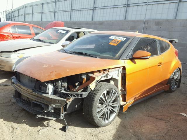 KMHTC6AE8GU295543 - 2016 HYUNDAI VELOSTER T ORANGE photo 2