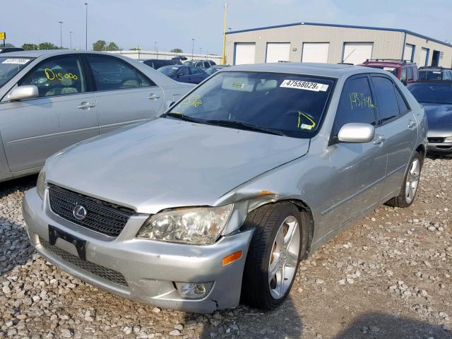 JTHBD192820052761 - 2002 LEXUS IS 300 SILVER photo 2