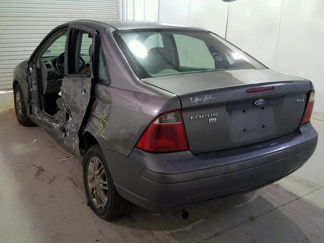 1FAHP34N95W189554 - 2005 FORD FOCUS ZX4 GRAY photo 3