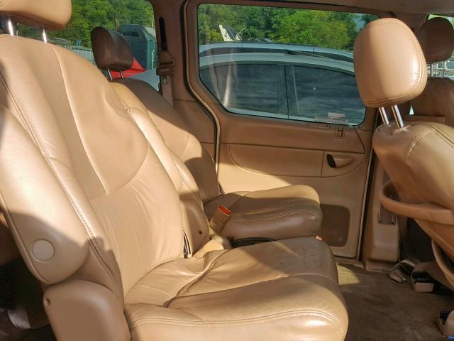 1C4GP54L2XB528388 - 1999 CHRYSLER TOWN & COU GOLD photo 6