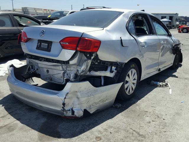 3VW2K7AJ4EM318109 - 2014 VOLKSWAGEN JETTA BASE SILVER photo 4