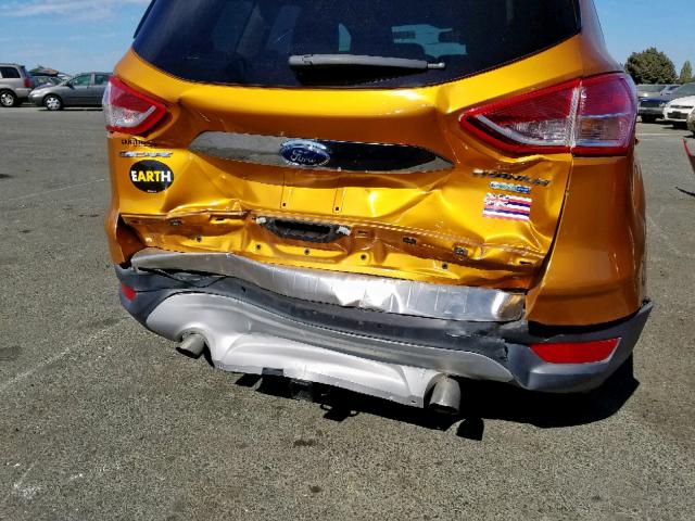 1FMCU9J92GUA10806 - 2016 FORD ESCAPE TIT ORANGE photo 9