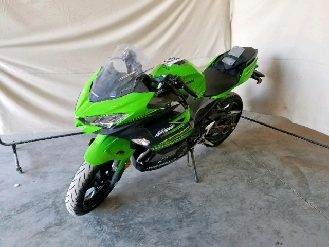 JKAEXKG18JDA13145 - 2018 KAWASAKI EX400 GREEN photo 2