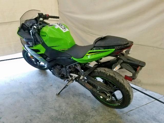 JKAEXKG18JDA13145 - 2018 KAWASAKI EX400 GREEN photo 3