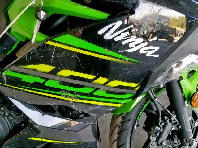 JKAEXKG18JDA13145 - 2018 KAWASAKI EX400 GREEN photo 9