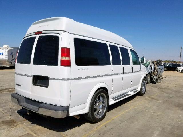 1GBFG15T671126788 - 2007 CHEVROLET EXPRESS G1 WHITE photo 4