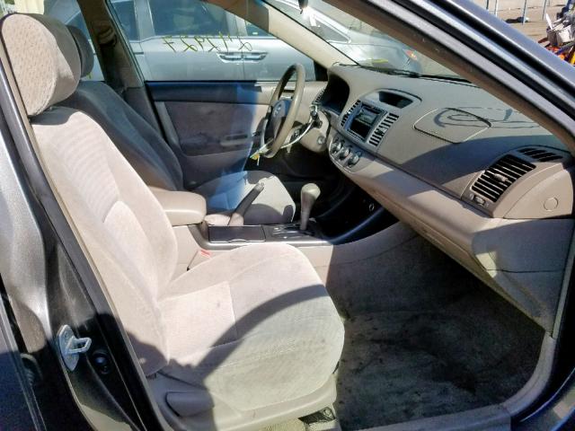 JTDBE32K120051004 - 2002 TOYOTA CAMRY LE GRAY photo 5