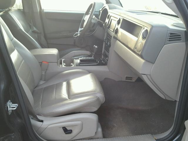 1J8HH48KX8C174234 - 2008 JEEP COMMANDER BLACK photo 5