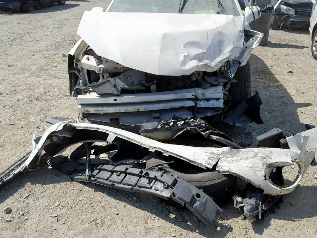 2G2WP522651152480 - 2005 PONTIAC GRAND PRIX WHITE photo 9