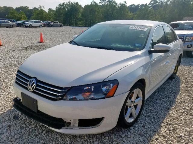 1VWBH7A35DC119053 - 2013 VOLKSWAGEN PASSAT SE WHITE photo 2