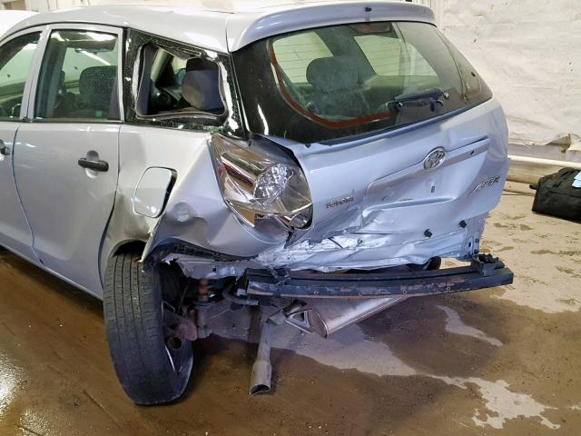 2TTKR32E66C587411 - 2006 TOYOTA MATRIX SILVER photo 10