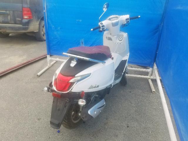 1C2DBJ142JC100231 - 2018 KYMCO USA INC LIKE 150 WHITE photo 4