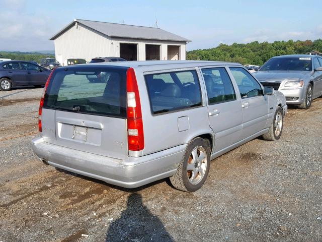 YV1LW5377W2495628 - 1998 VOLVO V70 T5 TUR SILVER photo 4