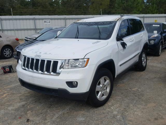 1C4RJEAG5DC588589 - 2013 JEEP GRAND CHER WHITE photo 2