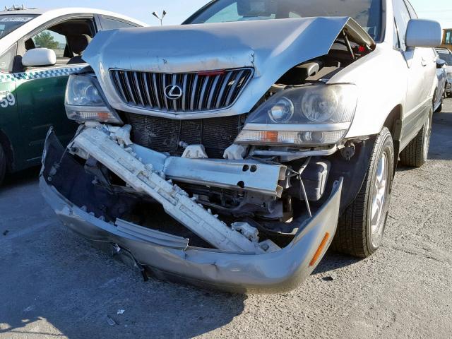 JT6HF10U1X0011357 - 1999 LEXUS RX 300 SILVER photo 9