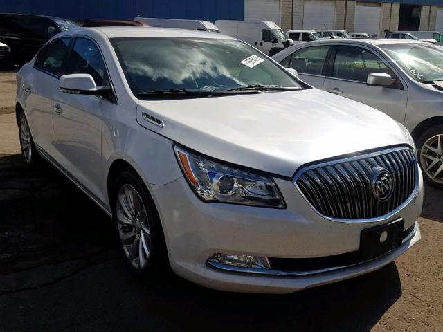 1G4GB5G31GF260111 - 2016 BUICK LACROSSE WHITE photo 1