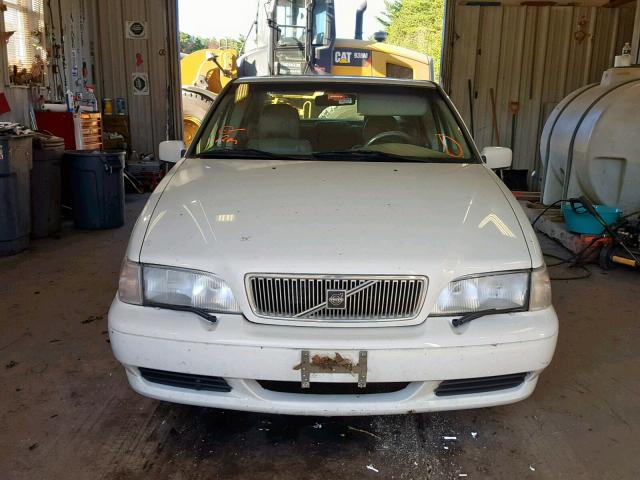 YV1LS5572W1516013 - 1998 VOLVO S70 WHITE photo 9