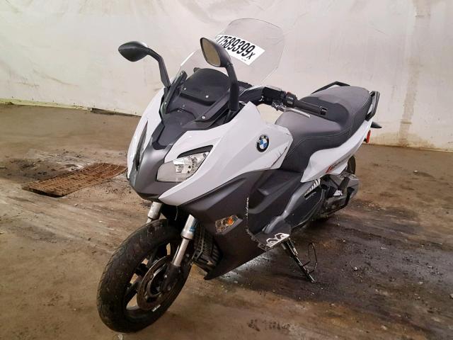 WB10C1408JZ315064 - 2018 BMW C650 SPORT WHITE photo 2