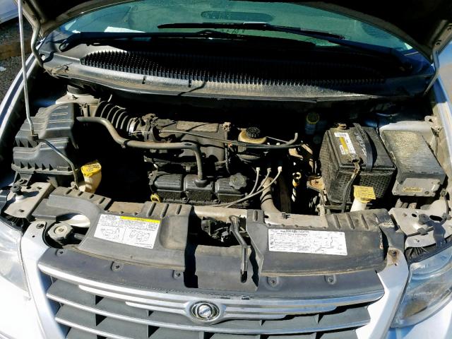 2C8GP54L45R243401 - 2005 CHRYSLER TOWN & COU SILVER photo 7