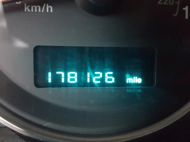 1J8HG48K96C319022 - 2006 JEEP COMMANDER RED photo 8