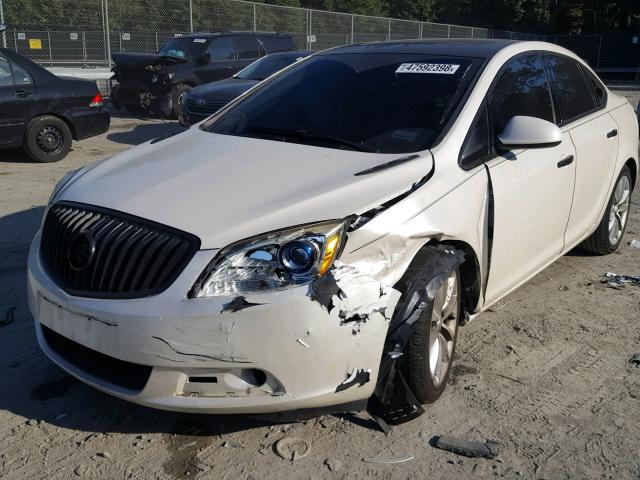 1G4PR5SK1D4224601 - 2013 BUICK VERANO CON SILVER photo 2