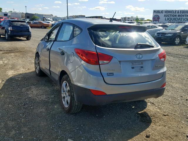 KM8JT3AC5BU245339 - 2011 HYUNDAI TUCSON GL SILVER photo 3