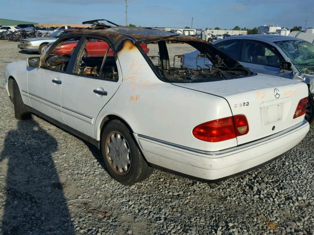 WDBJF65F9WA664592 - 1998 MERCEDES-BENZ E 320 WHITE photo 3