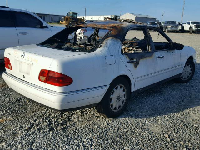 WDBJF65F9WA664592 - 1998 MERCEDES-BENZ E 320 WHITE photo 4