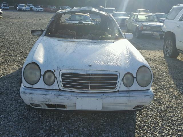 WDBJF65F9WA664592 - 1998 MERCEDES-BENZ E 320 WHITE photo 9