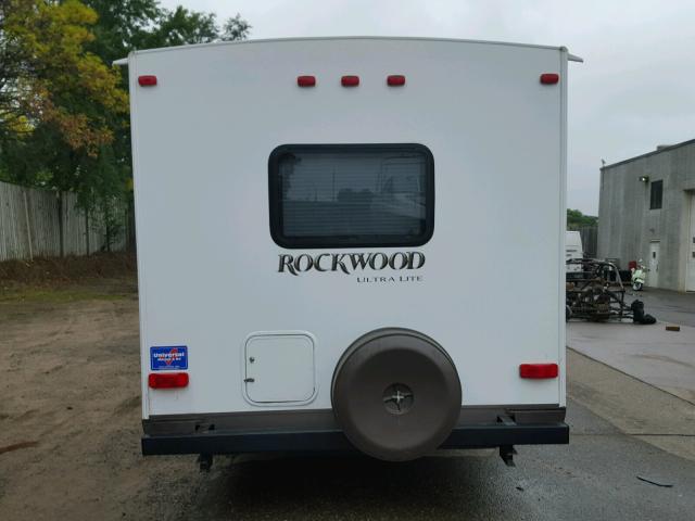 4X4TRLB25FZ133905 - 2015 WILDWOOD ROCKWOOD WHITE photo 4