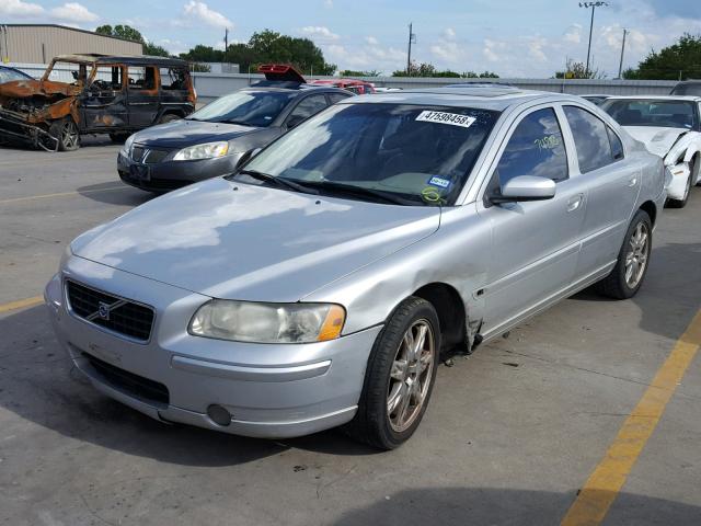 YV1RS592152473544 - 2005 VOLVO S60 2.5T SILVER photo 2