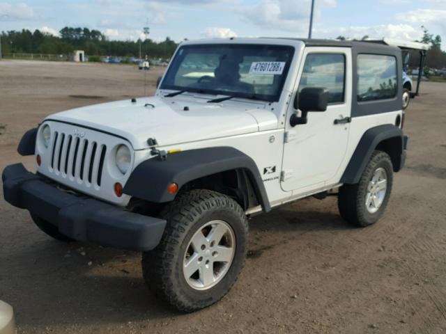 1J4FZ24188L570069 - 2008 JEEP WRANGLER X WHITE photo 2