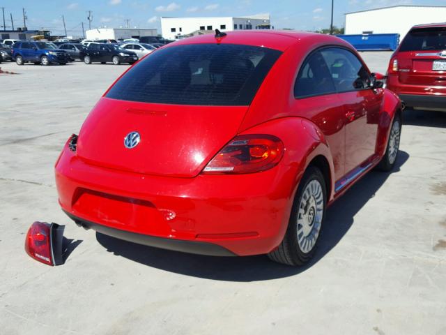 3VWJX7AT6EM622444 - 2014 VOLKSWAGEN BEETLE RED photo 4