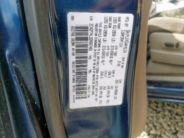 2C4GP74L32R667483 - 2002 CHRYSLER TOWN & COU BLUE photo 10