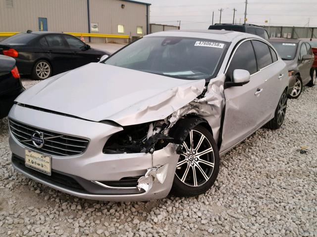 LYV402HK2JB156127 - 2018 VOLVO S60 PREMIE SILVER photo 2