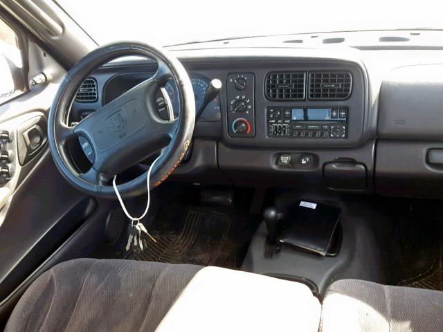 1B7GG2AN6YS708866 - 2000 DODGE DAKOTA QUA BLACK photo 9