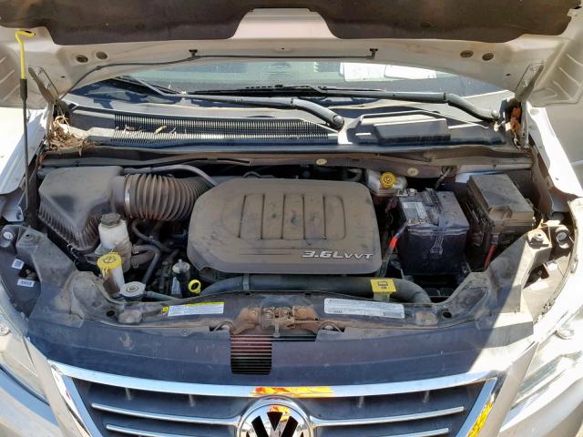 2C4RVABG5CR294191 - 2012 VOLKSWAGEN ROUTAN SE SILVER photo 7