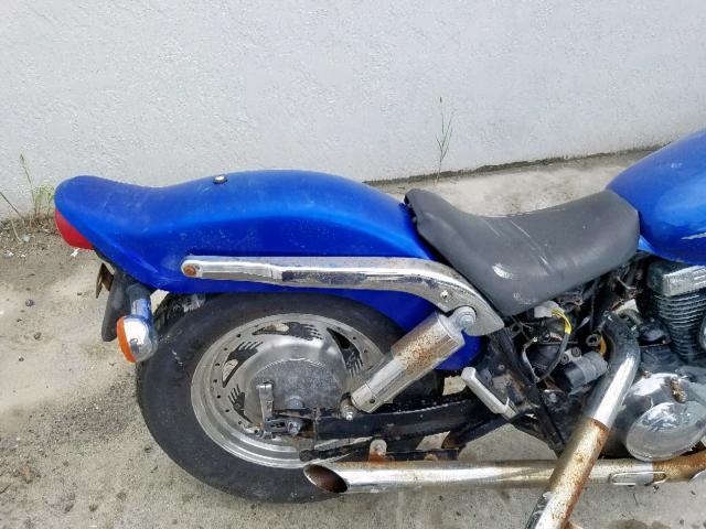 JS1VS53A012101735 - 2001 SUZUKI VZ800 BLUE photo 6